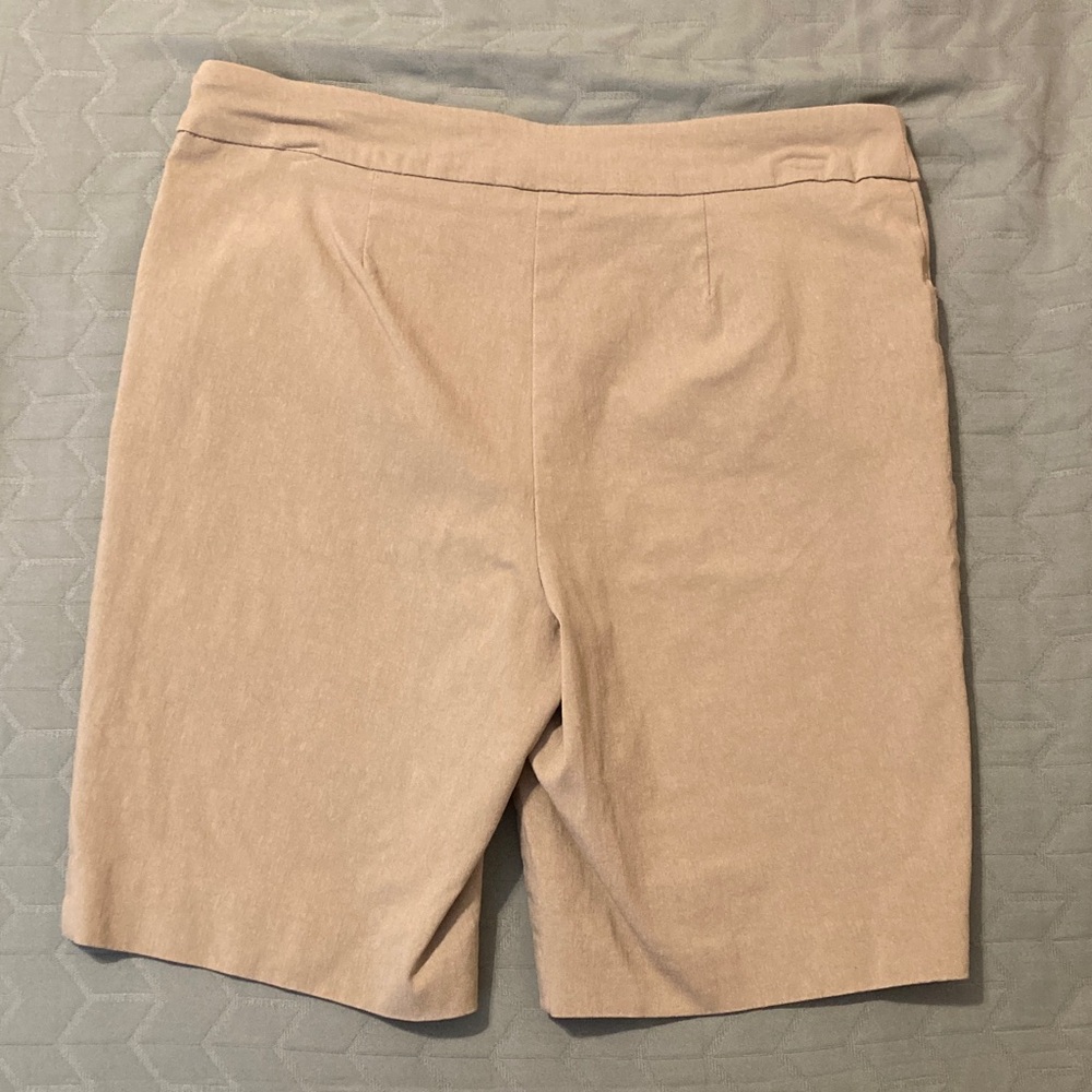 Time and Tru Nude/Tan Bermuda Shorts pull-on stretch golfing - Picture 4 of 4